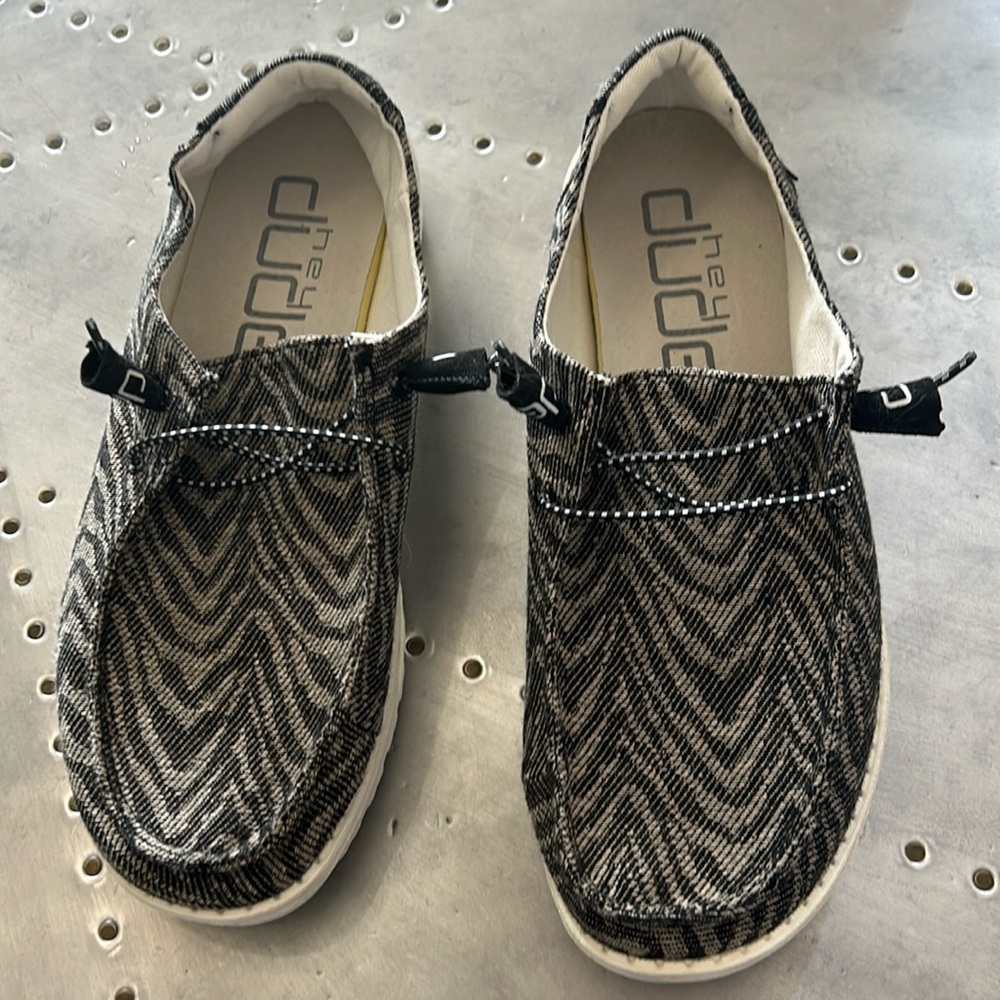 Hey Dude Wendy Women’s size 8. Worn once in EUC